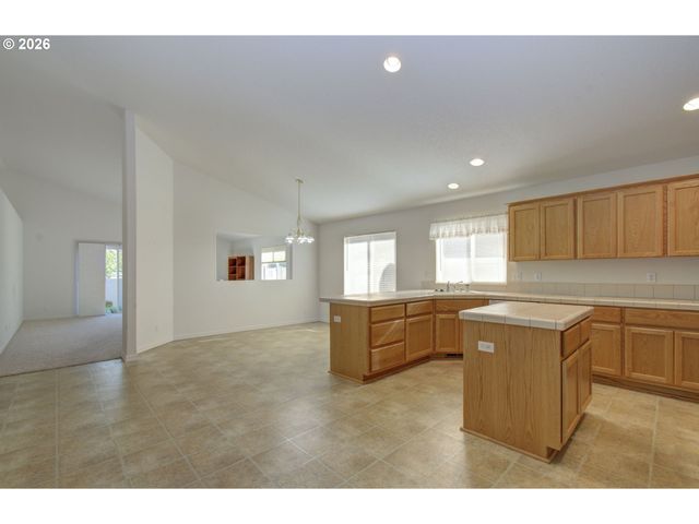 2004 Nw 12TH St, Battle Ground, WA 98604