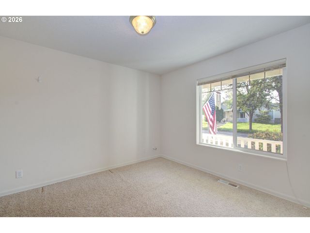 2004 Nw 12TH St, Battle Ground, WA 98604