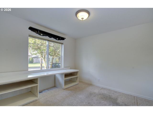 2004 Nw 12TH St, Battle Ground, WA 98604