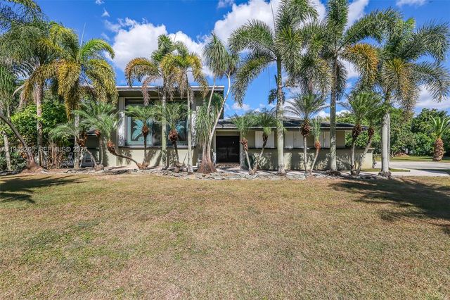 18975 SW 224th St, Miami, FL 33170
