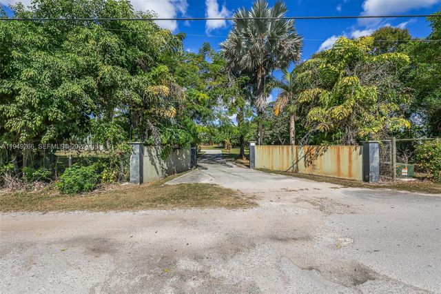 18975 SW 224th St, Miami, FL 33170