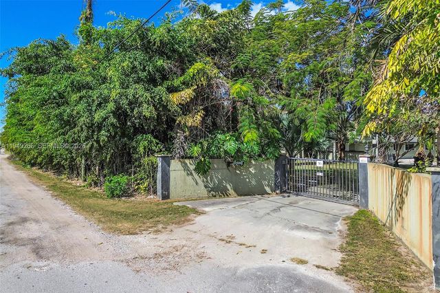 18975 SW 224th St, Miami, FL 33170