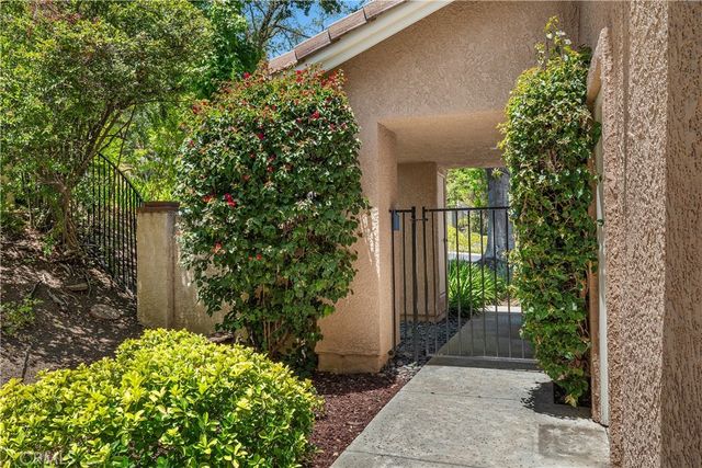 5614 Roundtree Place, Westlake Village, CA 91362