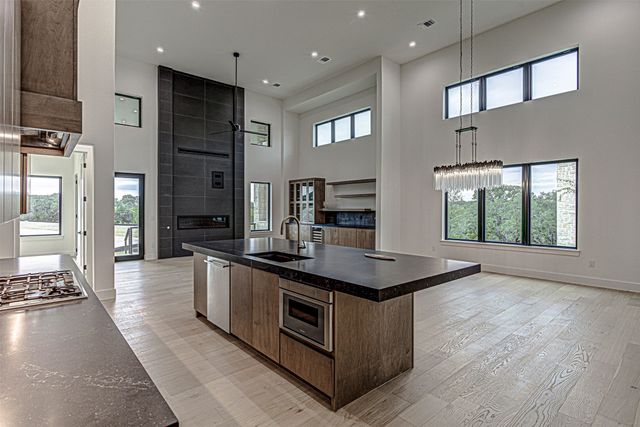 101 Manciano, Horseshoe Bay, TX 78657