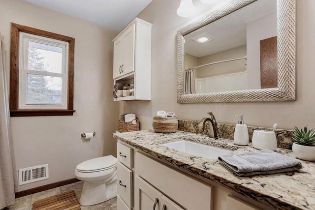 2974 Howard Street N, Maplewood, MN 55109