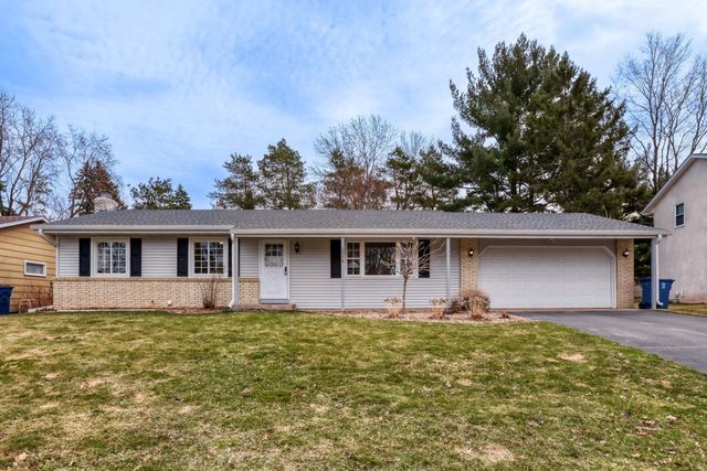 2974 Howard Street N, Maplewood, MN 55109