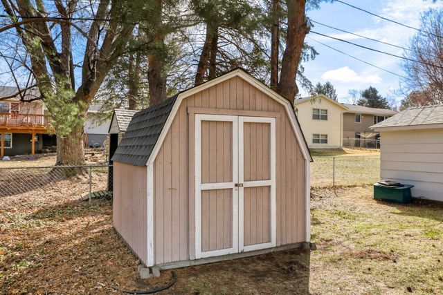 2974 Howard Street N, Maplewood, MN 55109