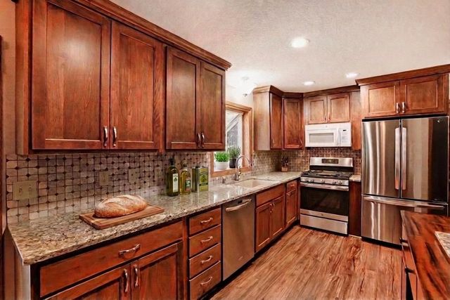 2974 Howard Street N, Maplewood, MN 55109