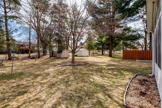 2974 Howard Street N, Maplewood, MN 55109