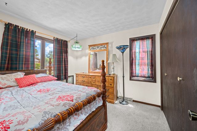 1705 85th Avenue W, Rock Island, IL 61201