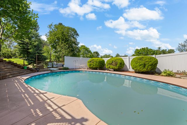 1705 85th Avenue W, Rock Island, IL 61201