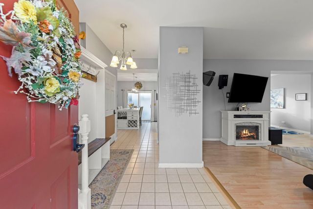 2940 Arbor Lane, Aurora, IL 60502