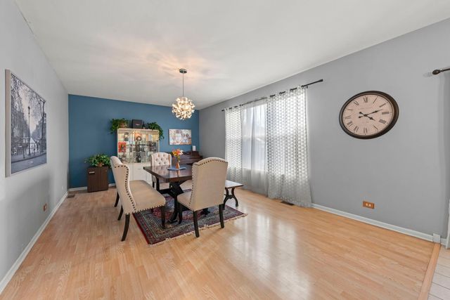 2940 Arbor Lane, Aurora, IL 60502