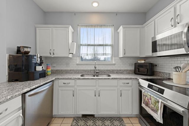 2940 Arbor Lane, Aurora, IL 60502