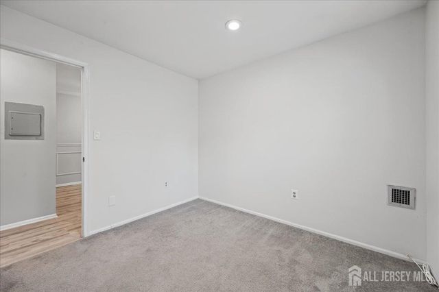 79 Eton Way, Franklin, NJ 08873