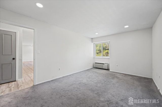 79 Eton Way, Franklin, NJ 08873
