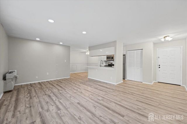 79 Eton Way, Franklin, NJ 08873