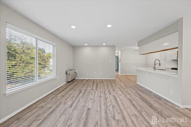 79 Eton Way, Franklin, NJ 08873