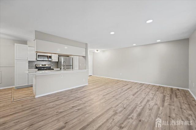 79 Eton Way, Franklin, NJ 08873
