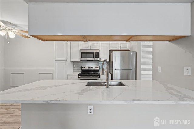 79 Eton Way, Franklin, NJ 08873
