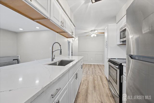 79 Eton Way, Franklin, NJ 08873