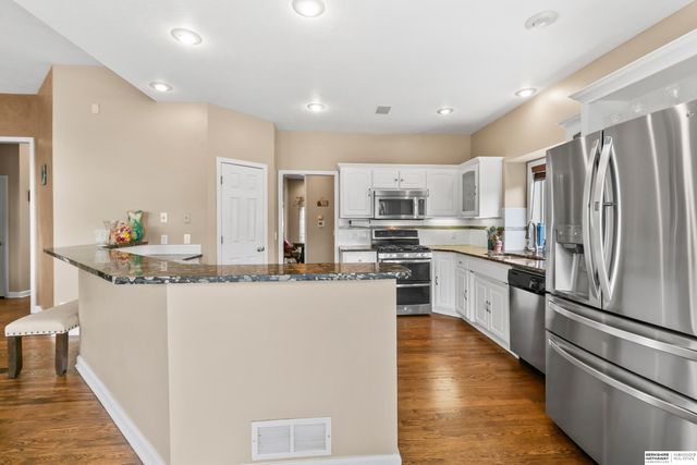 17451 Y Street, Omaha, NE 68135