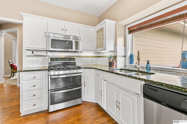 17451 Y Street, Omaha, NE 68135