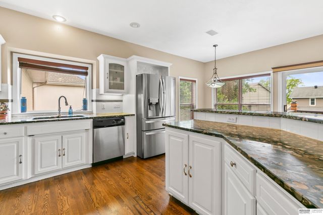 17451 Y Street, Omaha, NE 68135