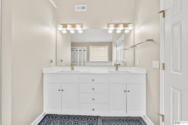 17451 Y Street, Omaha, NE 68135