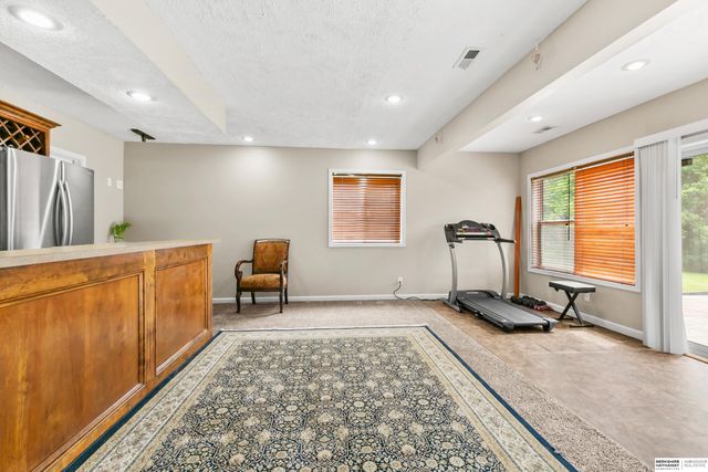 17451 Y Street, Omaha, NE 68135