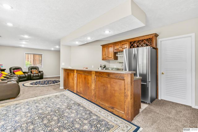 17451 Y Street, Omaha, NE 68135