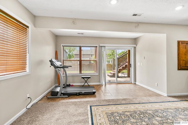 17451 Y Street, Omaha, NE 68135
