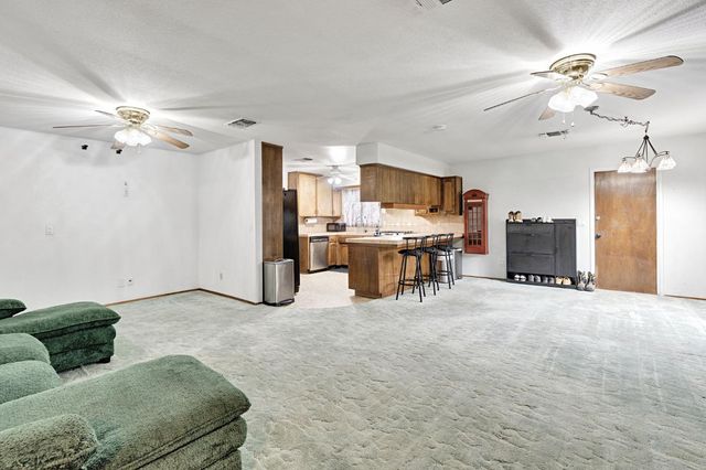 2352 Cabrillo Way, Hanford, CA 93230