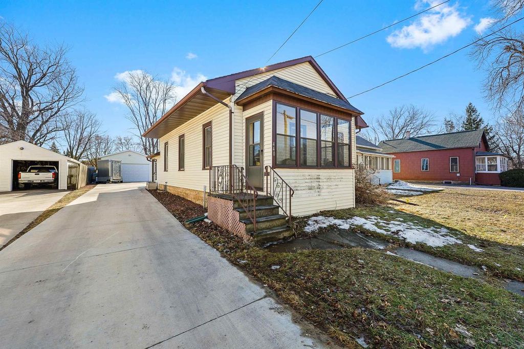 440 GROVE STREET, Fond Du Lac, WI 54935