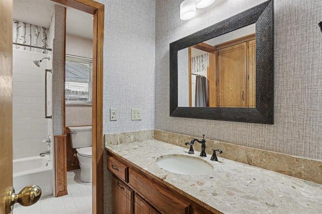 8301 NW 79th Street, Oklahoma City, OK 73132