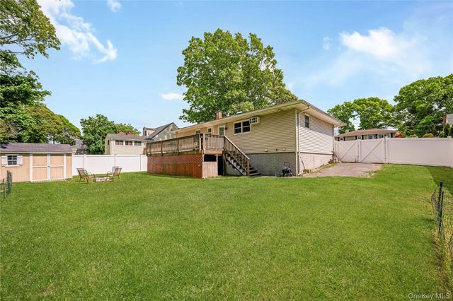 21 Probst Drive, Shirley, NY 11967