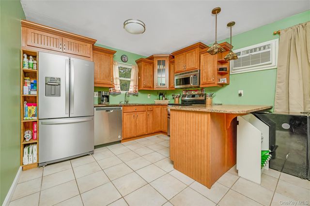 21 Probst Drive, Shirley, NY 11967
