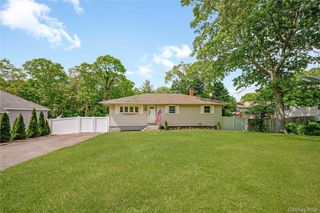 21 Probst Drive, Shirley, NY 11967