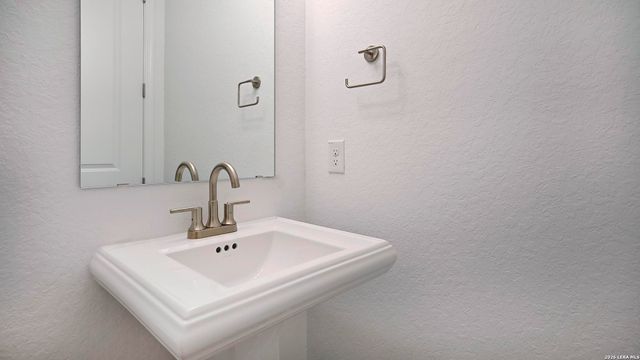 10207 Belle Parkway, San Antonio, TX 78254
