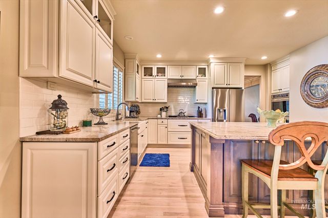5490 N Beethoven Ave, Meridian, ID 83646