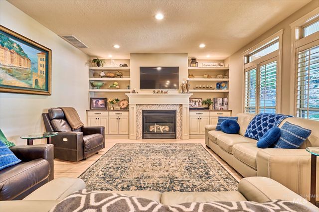 5490 N Beethoven Ave, Meridian, ID 83646