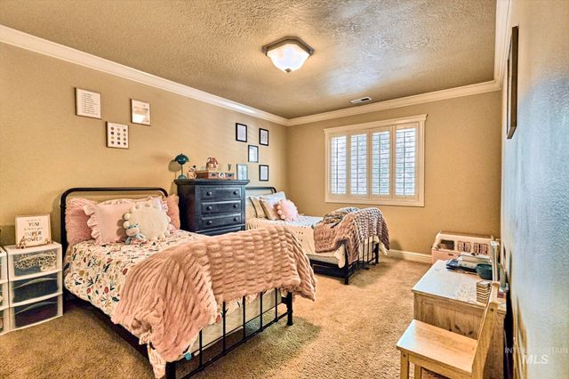 5490 N Beethoven Ave, Meridian, ID 83646