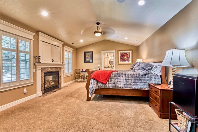 5490 N Beethoven Ave, Meridian, ID 83646