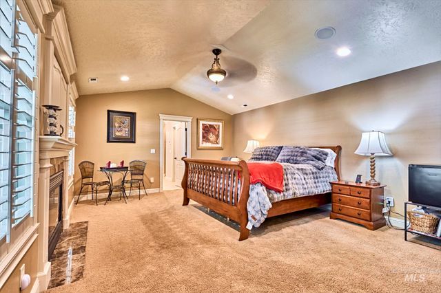 5490 N Beethoven Ave, Meridian, ID 83646