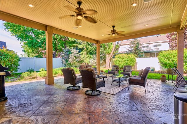 5490 N Beethoven Ave, Meridian, ID 83646