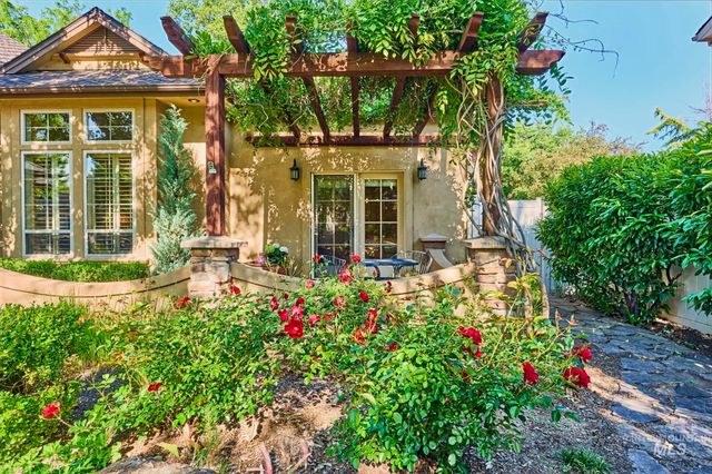 5490 N Beethoven Ave, Meridian, ID 83646