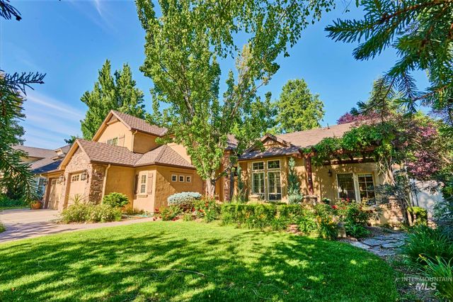 5490 N Beethoven Ave, Meridian, ID 83646