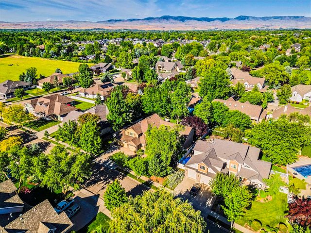 5490 N Beethoven Ave, Meridian, ID 83646