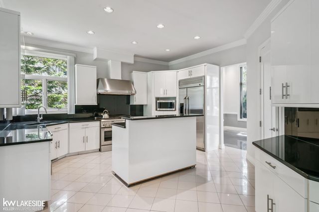 55766 Apple Lane, Shelby Twp, MI 48316