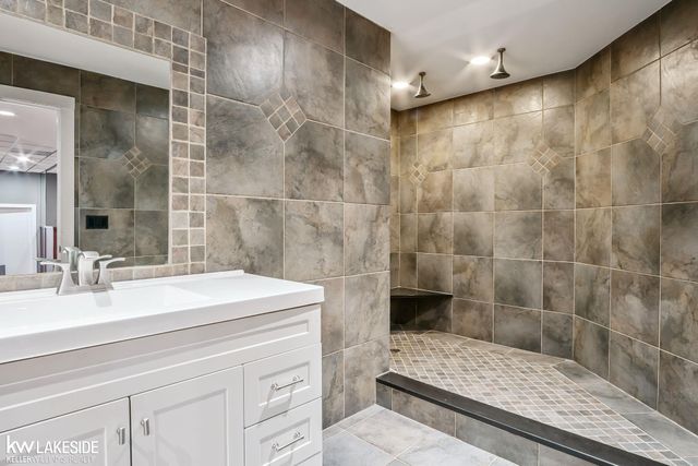 55766 Apple Lane, Shelby Twp, MI 48316